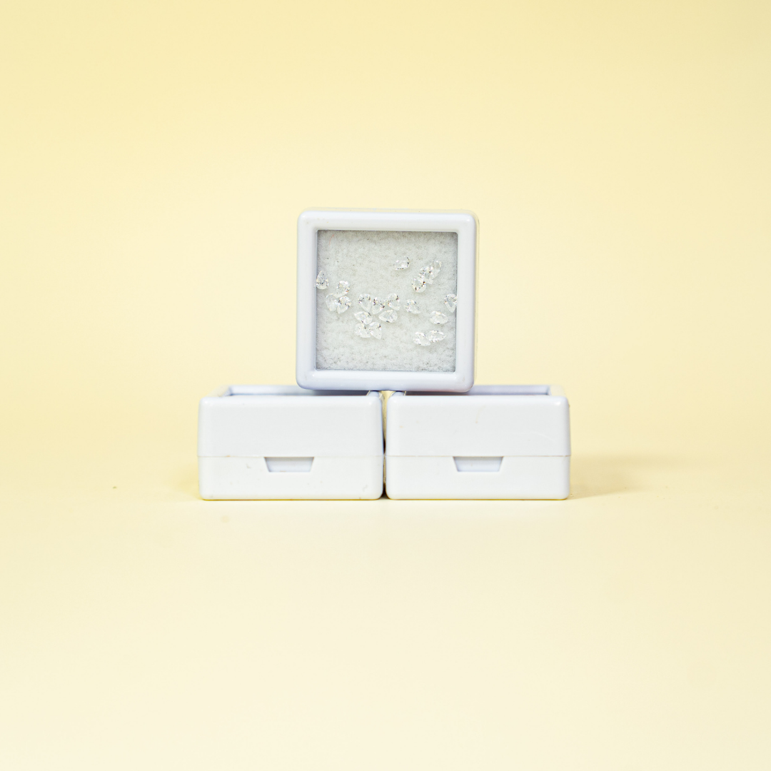 Set de Mini Cristales  Claumy®️ para Decoración de Uñas - 20 unidades - Academia Claumy Velazquez